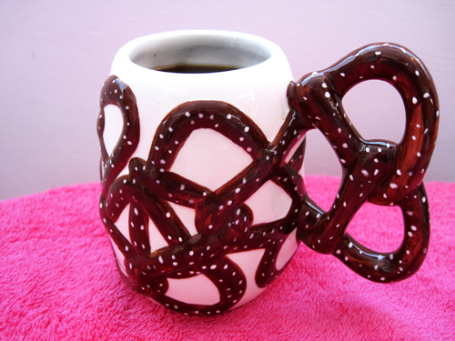 pretzel-coffee-mug_79171