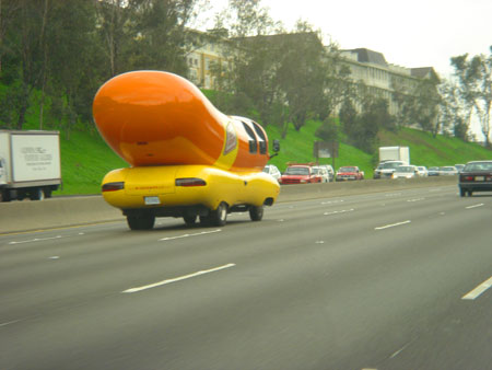 Oscar-meyer-weinermobile