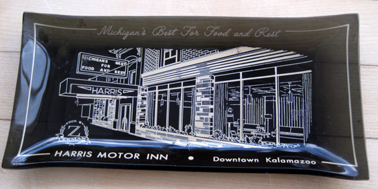 Ashtray-harris-motor-inn_2317