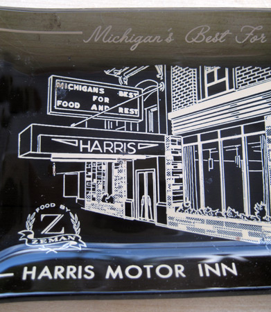 Ashtray-harris-motor-inn__2322