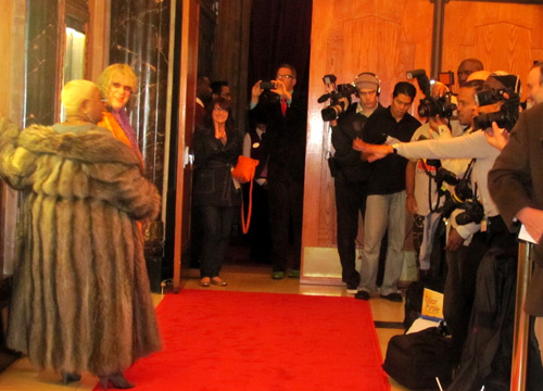 RedCarpet-aw,-luenell