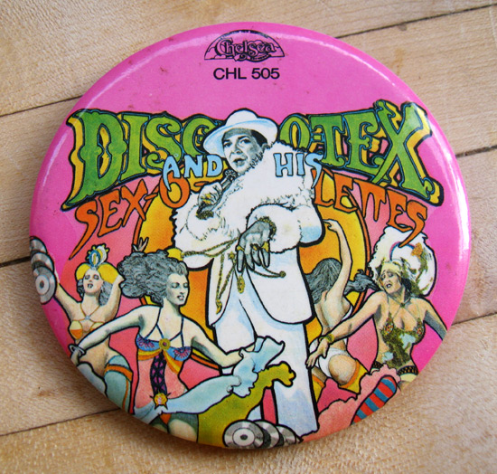 DiscoTex-button_1903