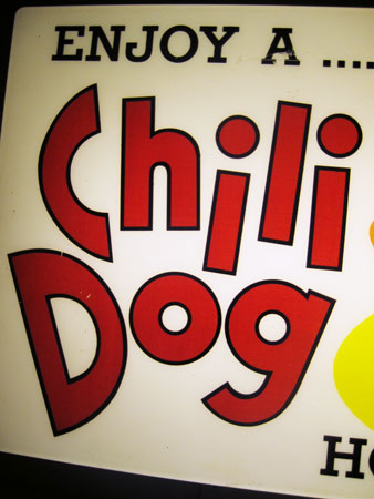 chili-dog-lighted-sign_2502