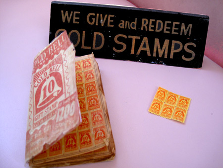 gold-bell-gift-stamps_3348