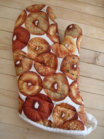 bagel-oven-mitt_3361