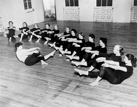 Bonnie_Prudden-exercise-class